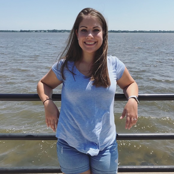 Meet your Posher, Sarah - Picture 1 of 1